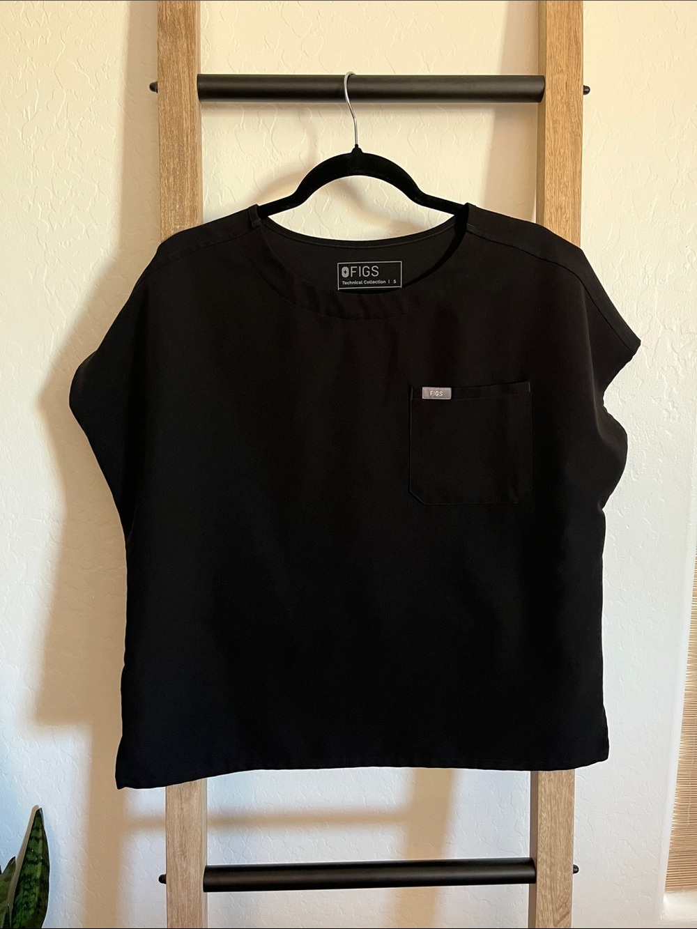 FIGS Black Short-Sleeve Crew Pocket Top